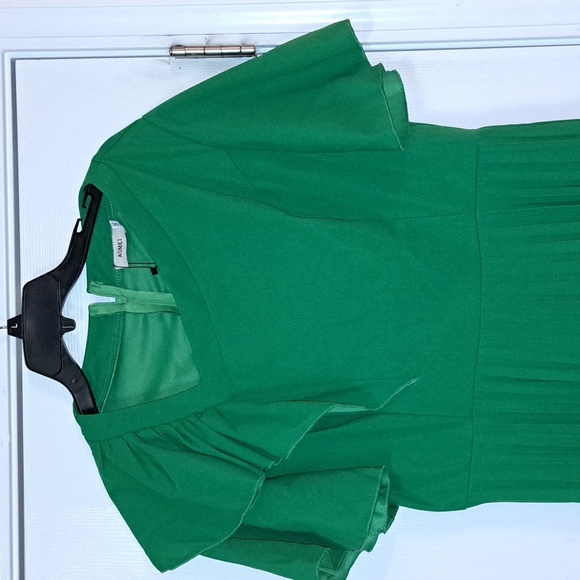 Aomei Fashion Pleated Dress - Picture 2 of 4